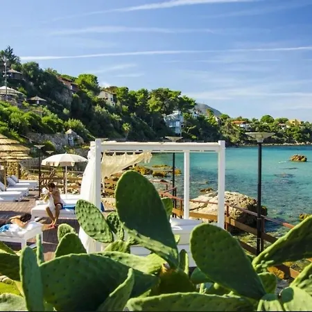 Aloe Di Calanica Villa *